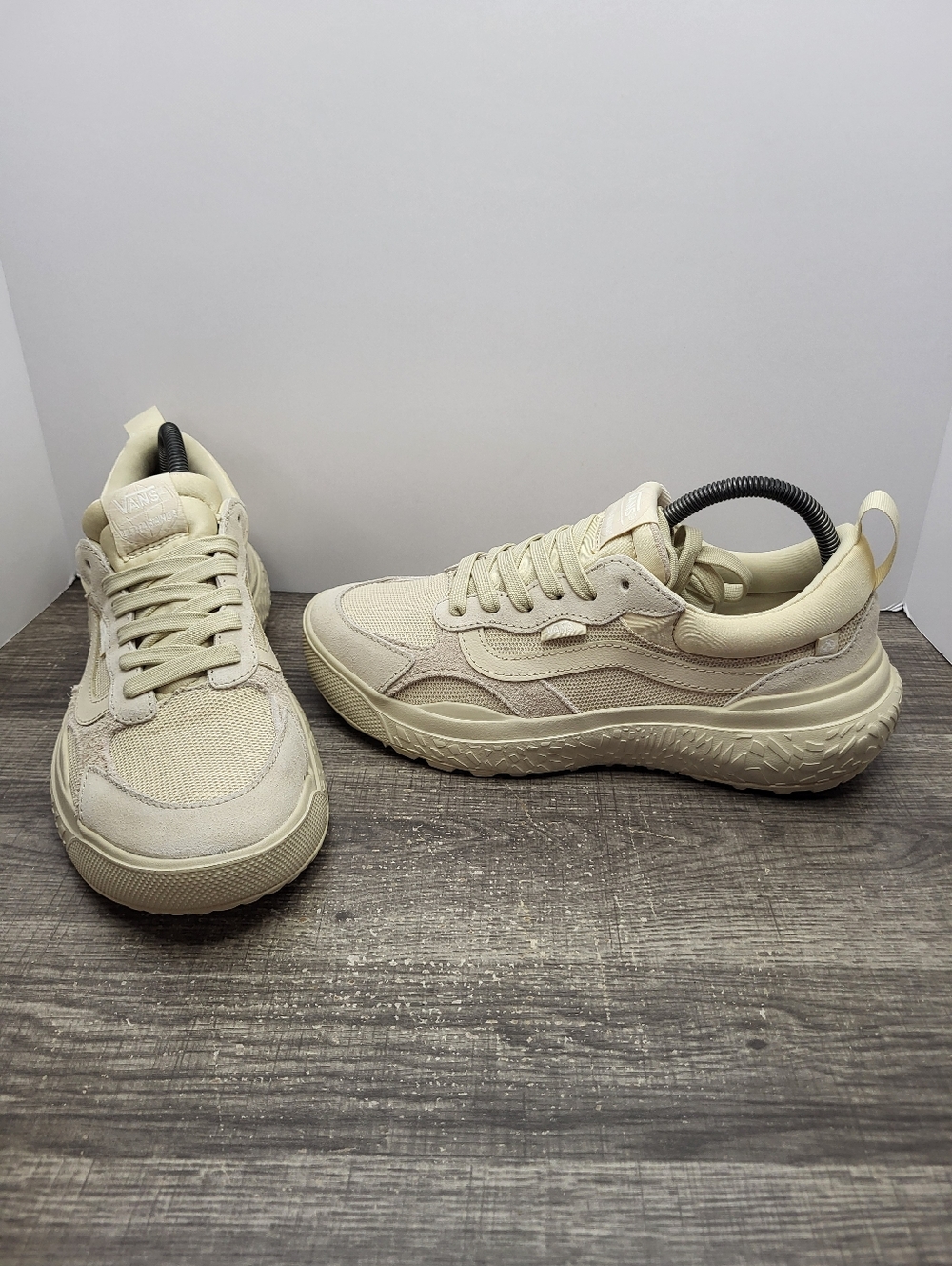 VANS UltraRange Neo VR3 Men's Size 8 Wms 9.5 Shoes Sneakers Tan Cream Beige New